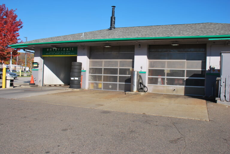 Why Wayzata BP is Your Best Dealership Alternative for Auto Service